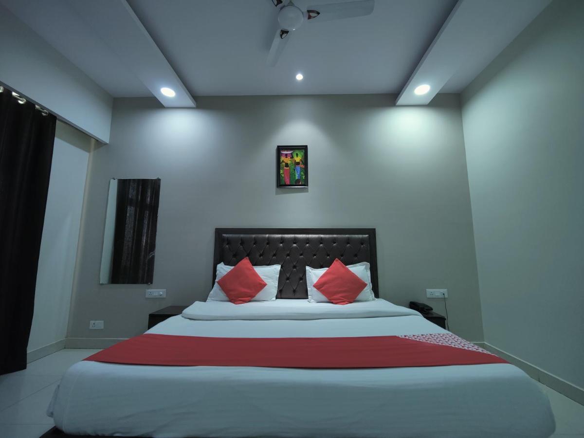 Hotel Kailash Mansarovar And Banquet Hall Bareilly Exterior photo